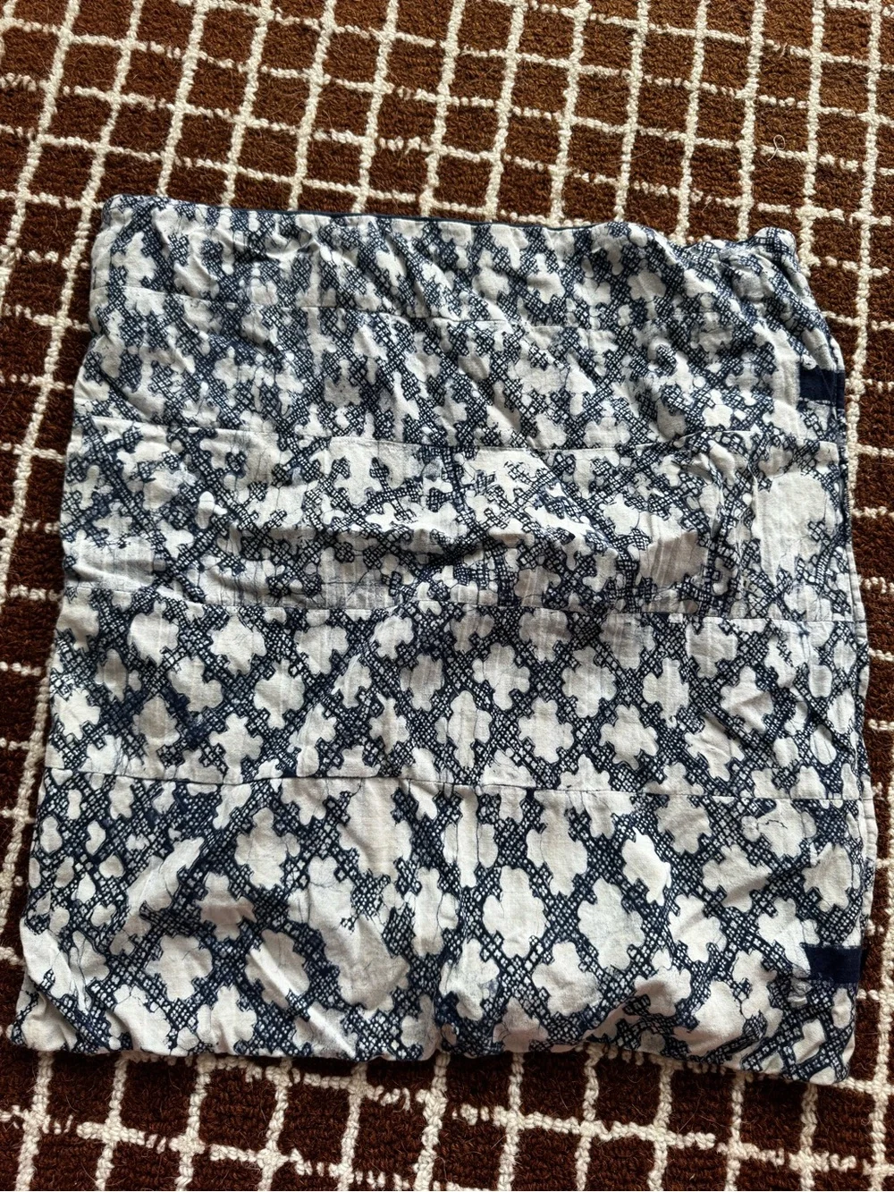 Width: 18 in, Length: 18 in